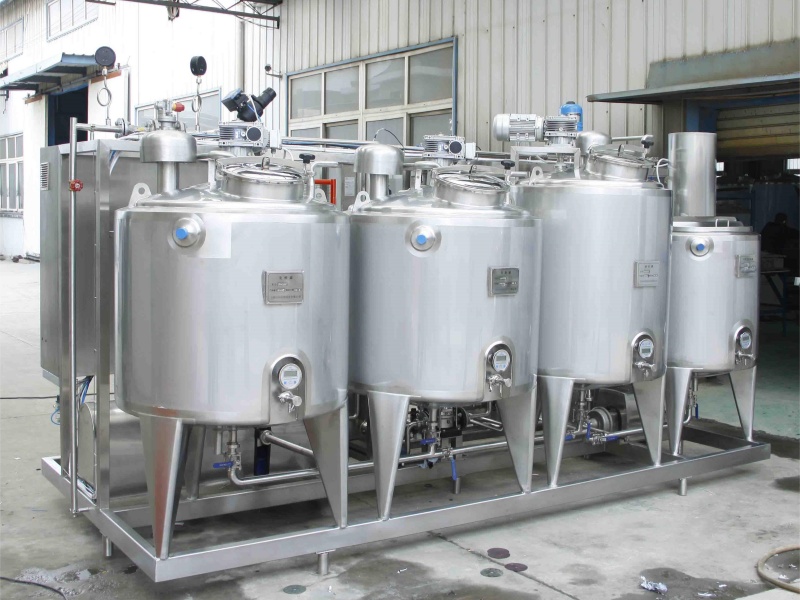 Système de dissolution de lait en poudre et de sucre