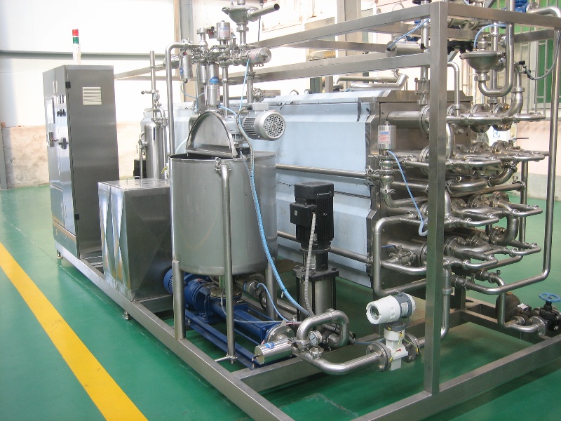 Système de stérilisation des boissons à base de jus